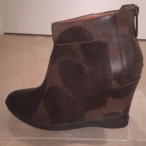 Donald J. Pliner Camo Wedges